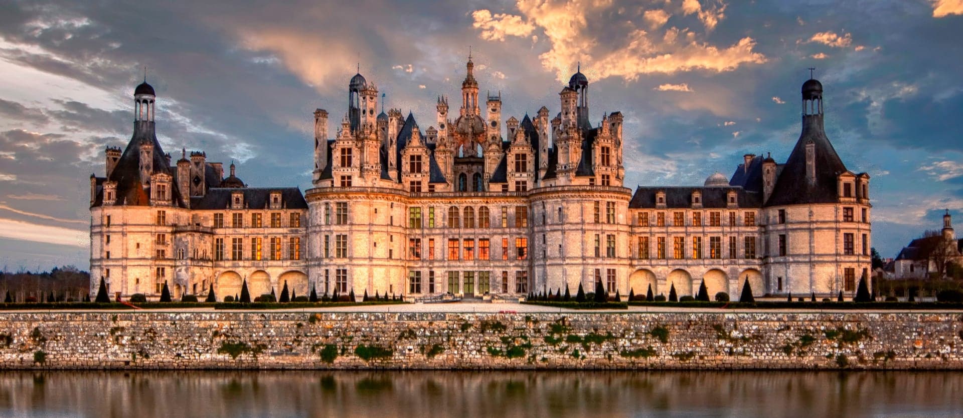 De Paris a Madrid: castillos, tapas y vino